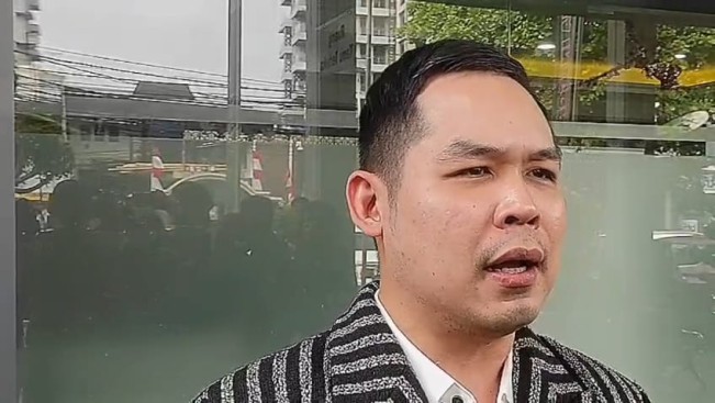 Jefri Hutabarat datang ke PN Jaksel (11/8) [Raka]